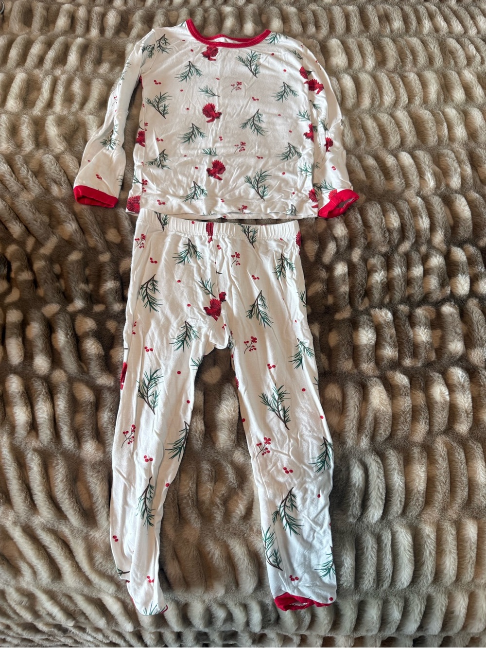 Kyte BABY White Pajama Set with Red Trim and Green Sprig Print